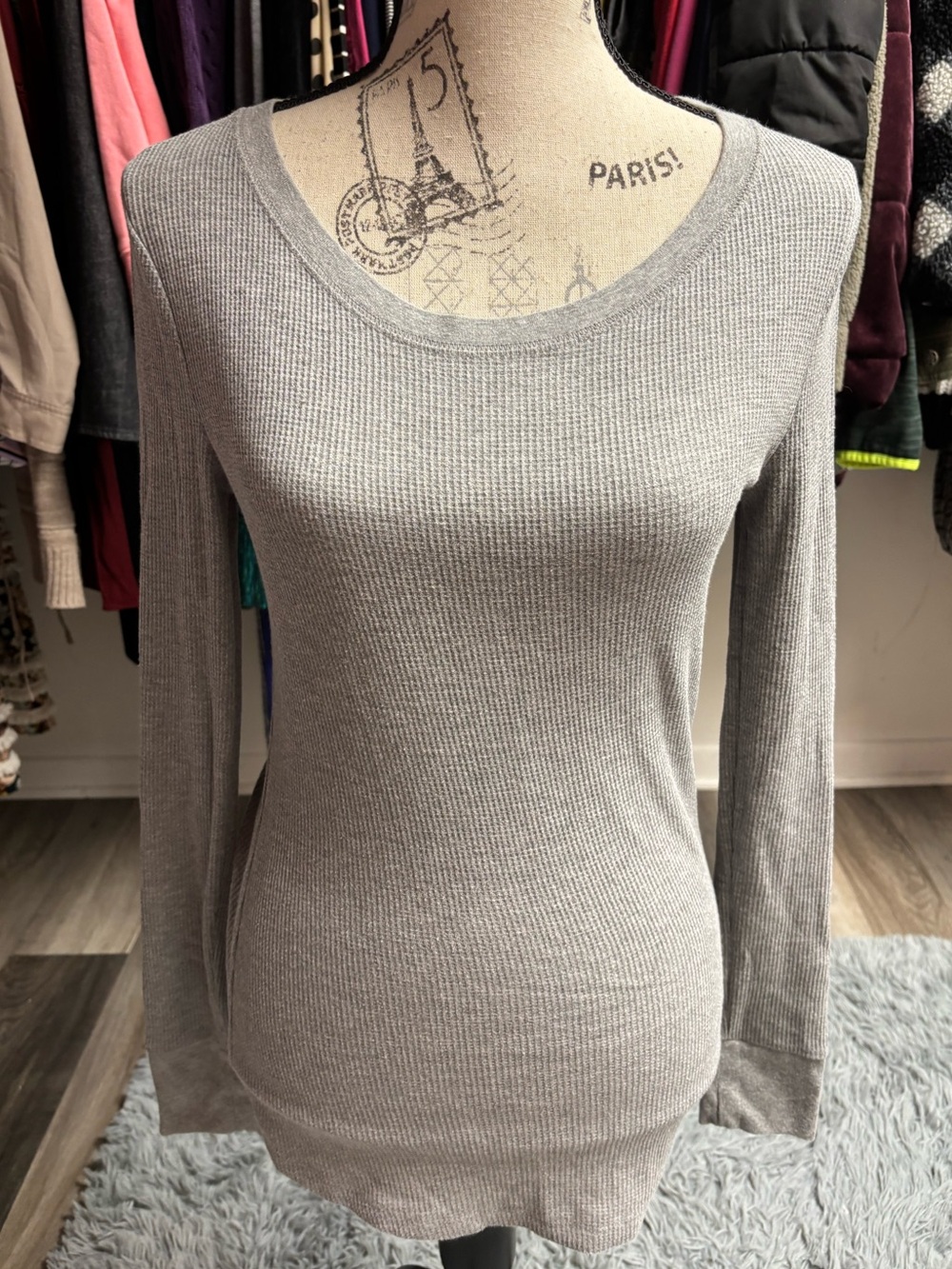 Y2K Light Gray Ribbed Long Sleeve Scoop Neck Top